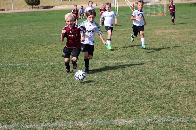 Jugando al futbol